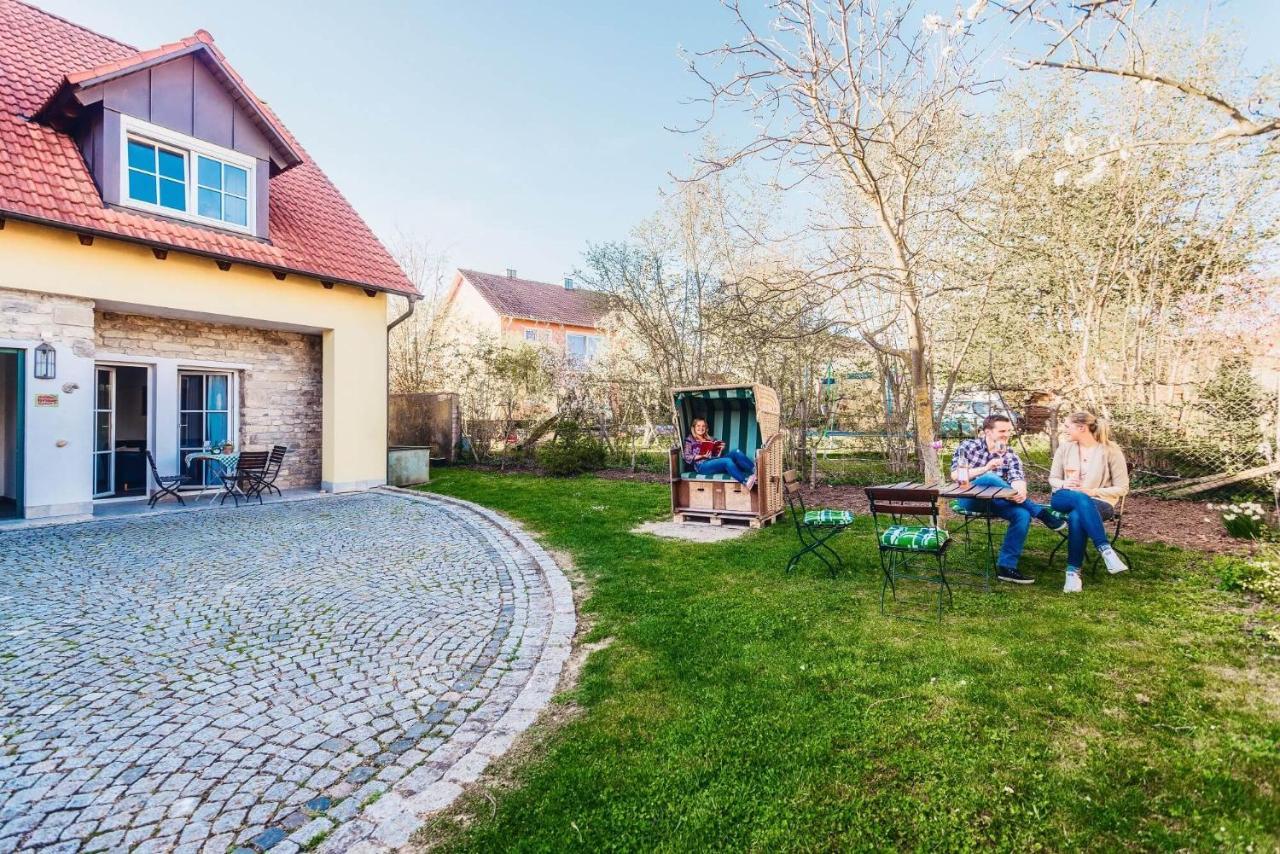 Pension Sankt Urban Sommerach Bagian luar foto