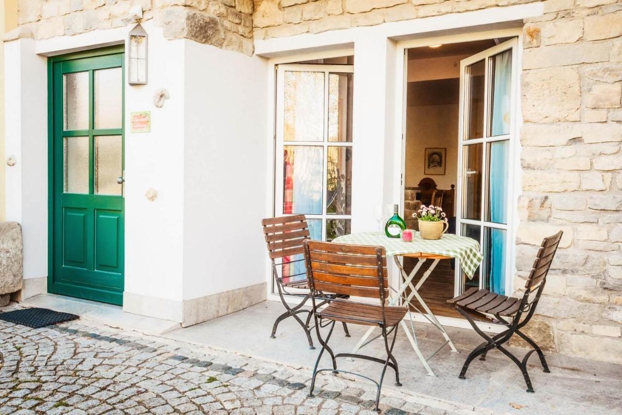 Pension Sankt Urban Sommerach Bagian luar foto