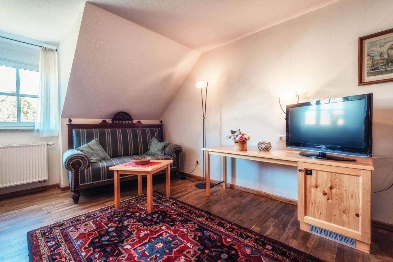 Pension Sankt Urban Sommerach Bagian luar foto