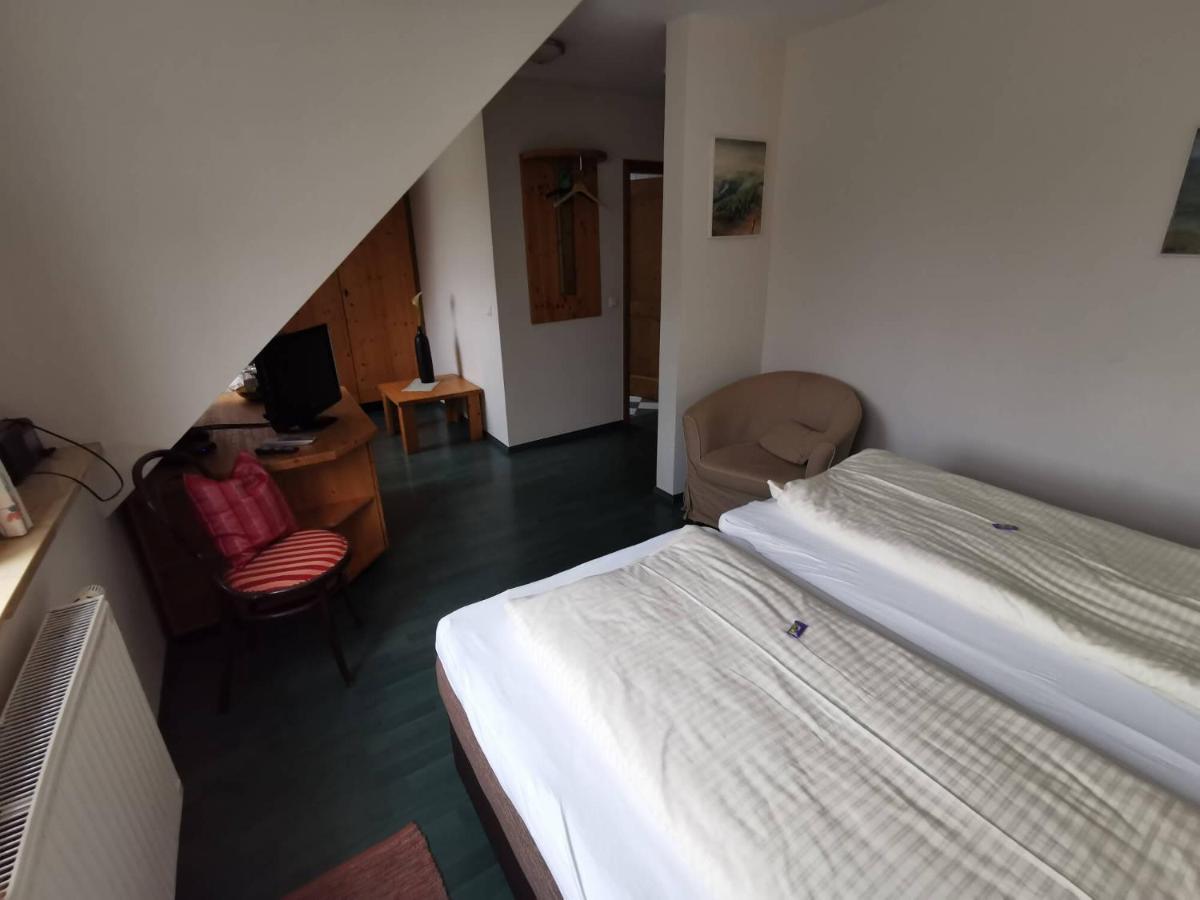 Pension Sankt Urban Sommerach Bagian luar foto