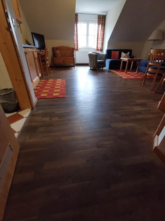 Pension Sankt Urban Sommerach Bagian luar foto