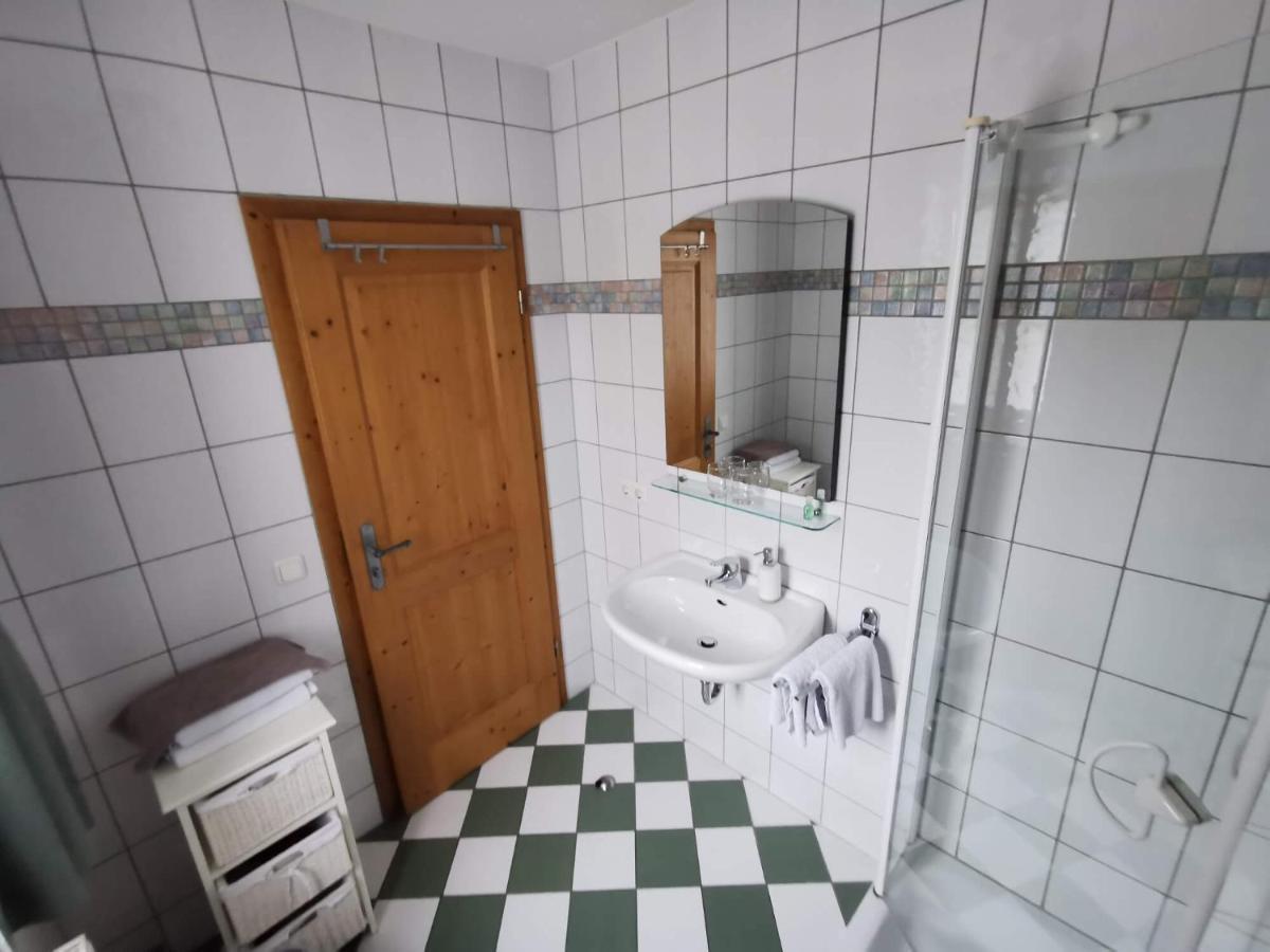 Pension Sankt Urban Sommerach Bagian luar foto