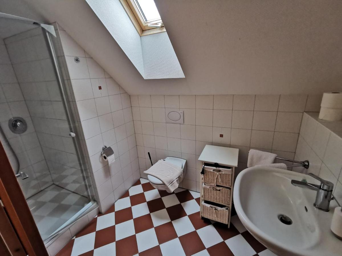 Pension Sankt Urban Sommerach Bagian luar foto