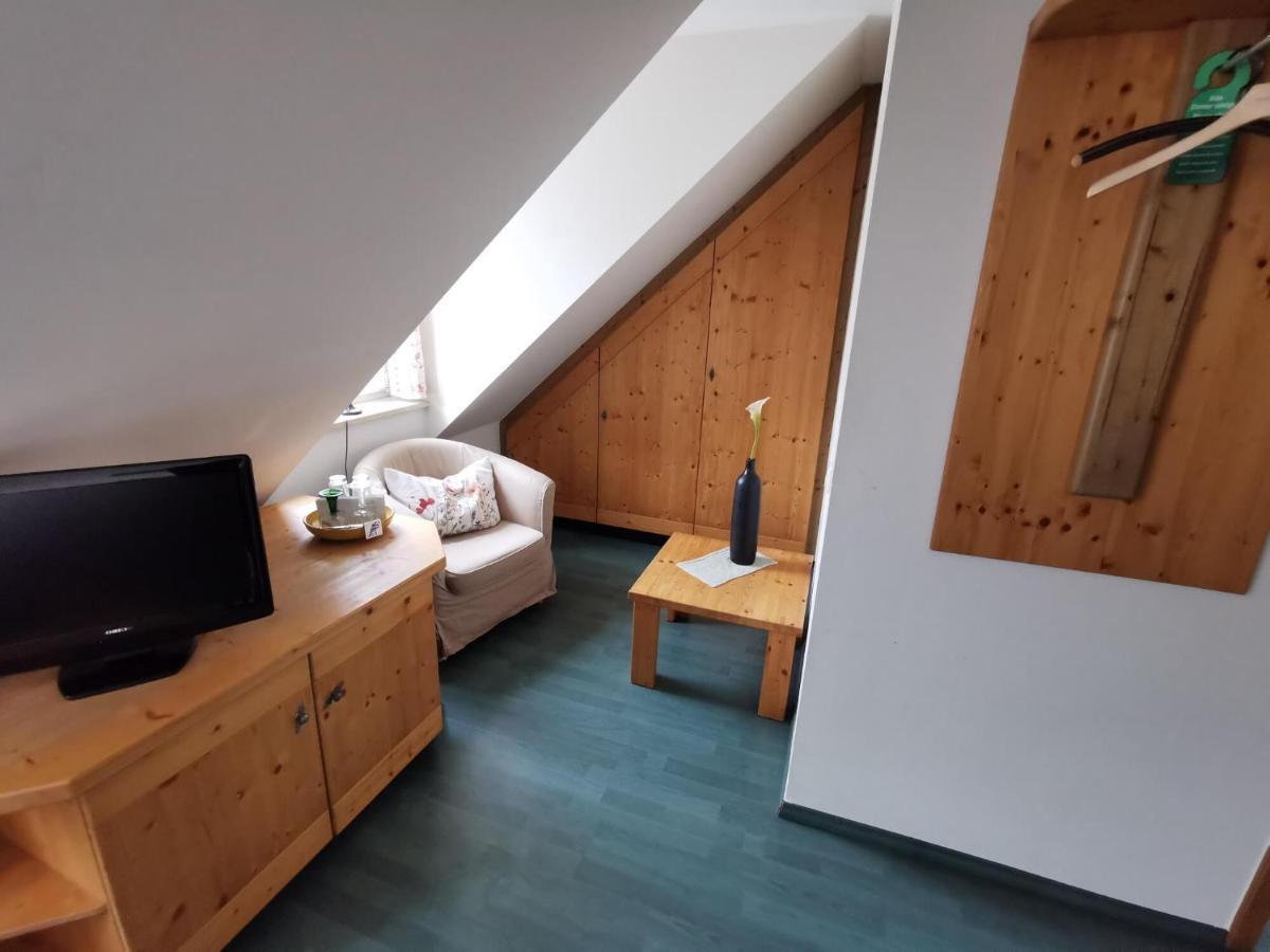 Pension Sankt Urban Sommerach Bagian luar foto