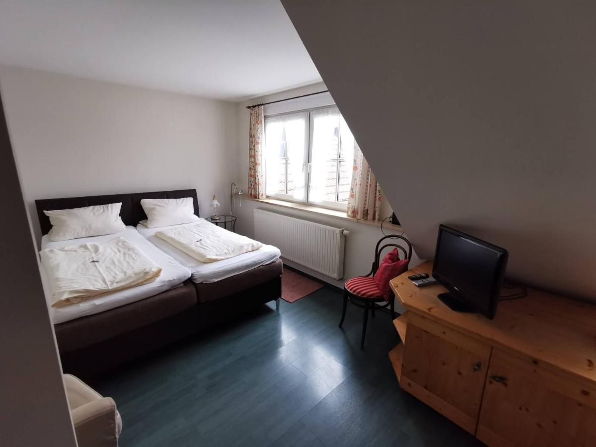 Pension Sankt Urban Sommerach Bagian luar foto