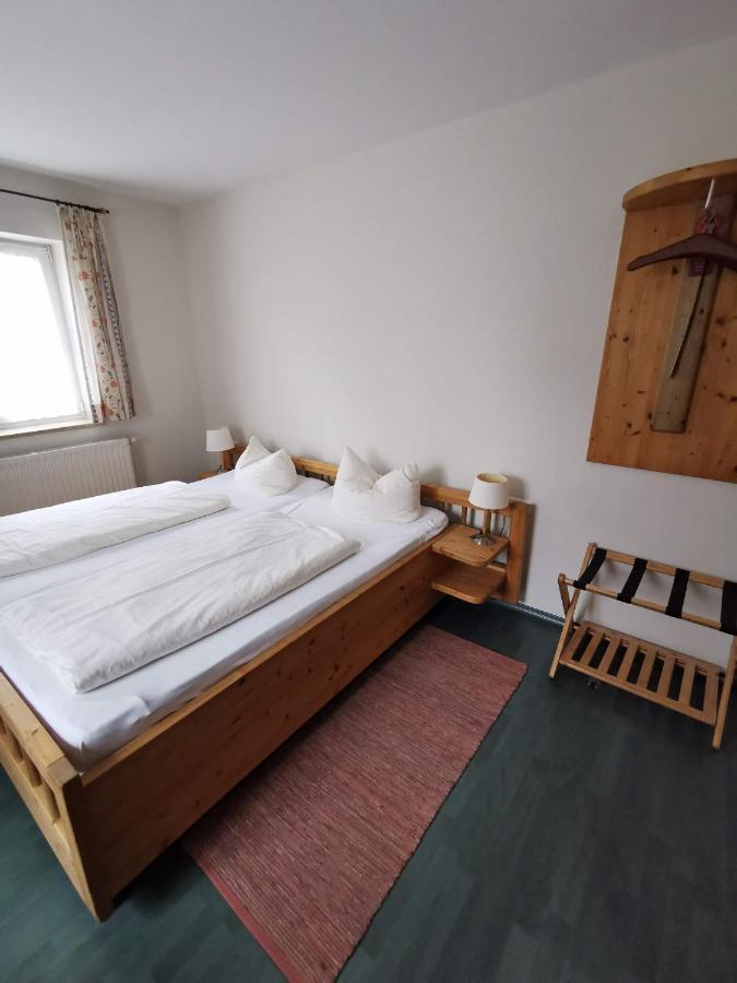 Pension Sankt Urban Sommerach Bagian luar foto